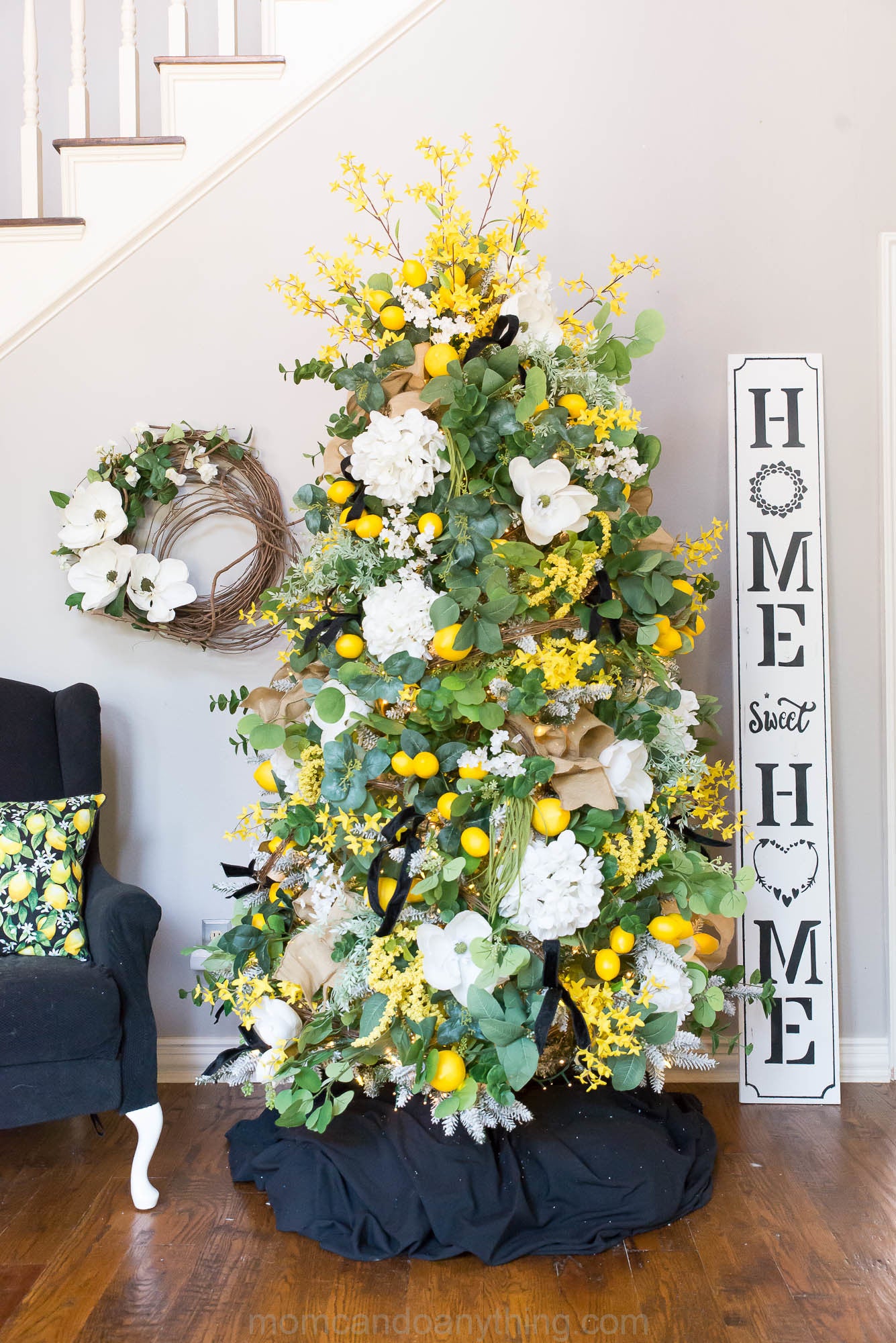 summer Christmas tree, lemon decor, summer decor ideas, spring Christmas tree, lemon Christmas tree