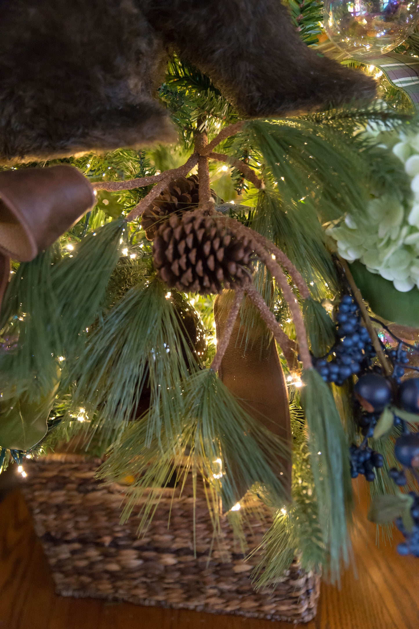 31" Pine & Pinecone Branch | Christmas Tree Greenery | Holiday Pine Stem