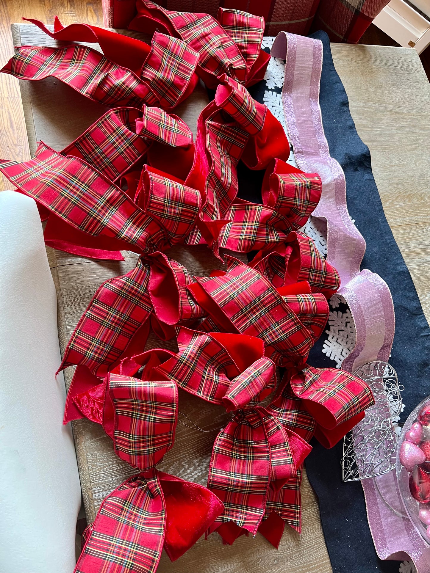 Set of 6 Double Loop Bows with 4 Inch Red Velvet and Multiplaid